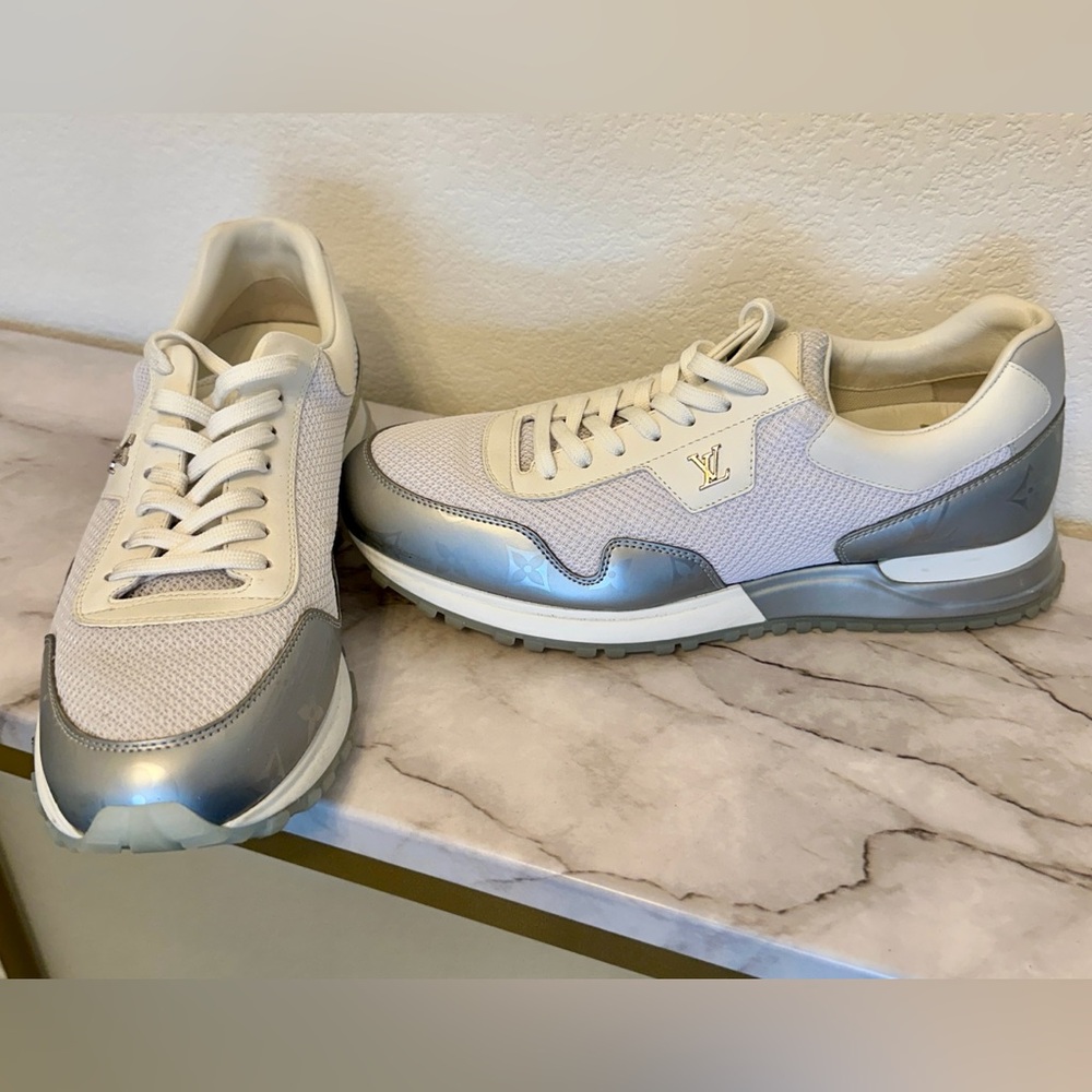 LOUIS VUITTON Runaway Sneaker 7